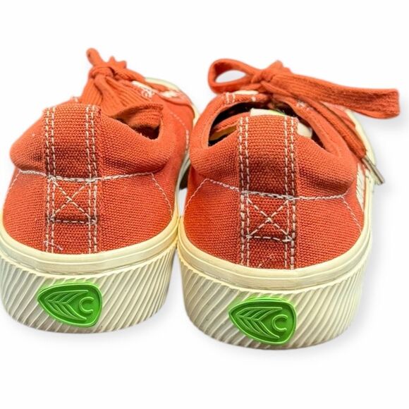 CARIUMA Women’s OCA Low canvas sneakers Pantone "Picante Rust Orange” Size 6.5 - Picture 2 of 8
